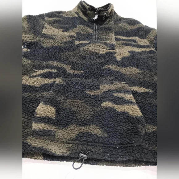 PINK Victoria's Secret Women's (Size SP) Camouflage Green Print Zip Pullover - Picture 7 of 9